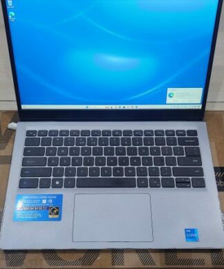 Dell Vostro 3420 i5 1235U 8/512 15" FHD