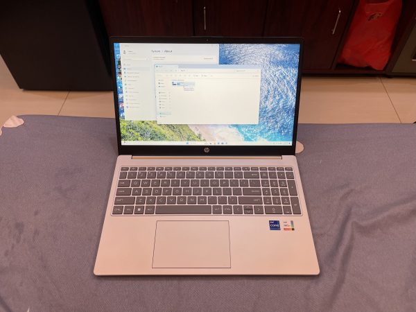 HP 15 i7 1355U 12/256 15” FHD